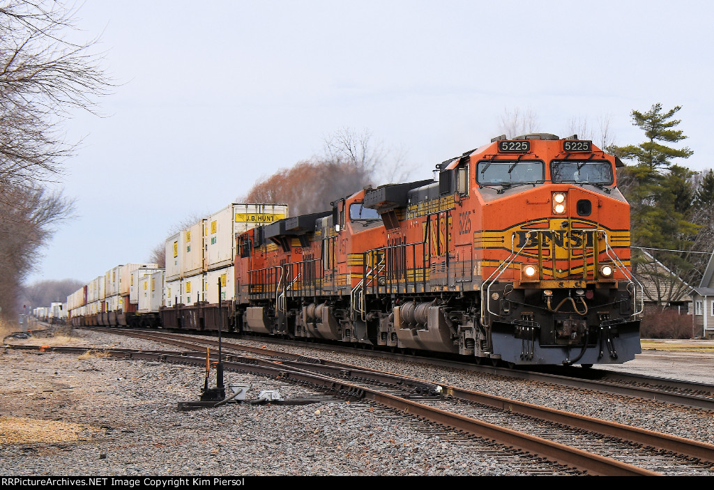 BNSF 5225